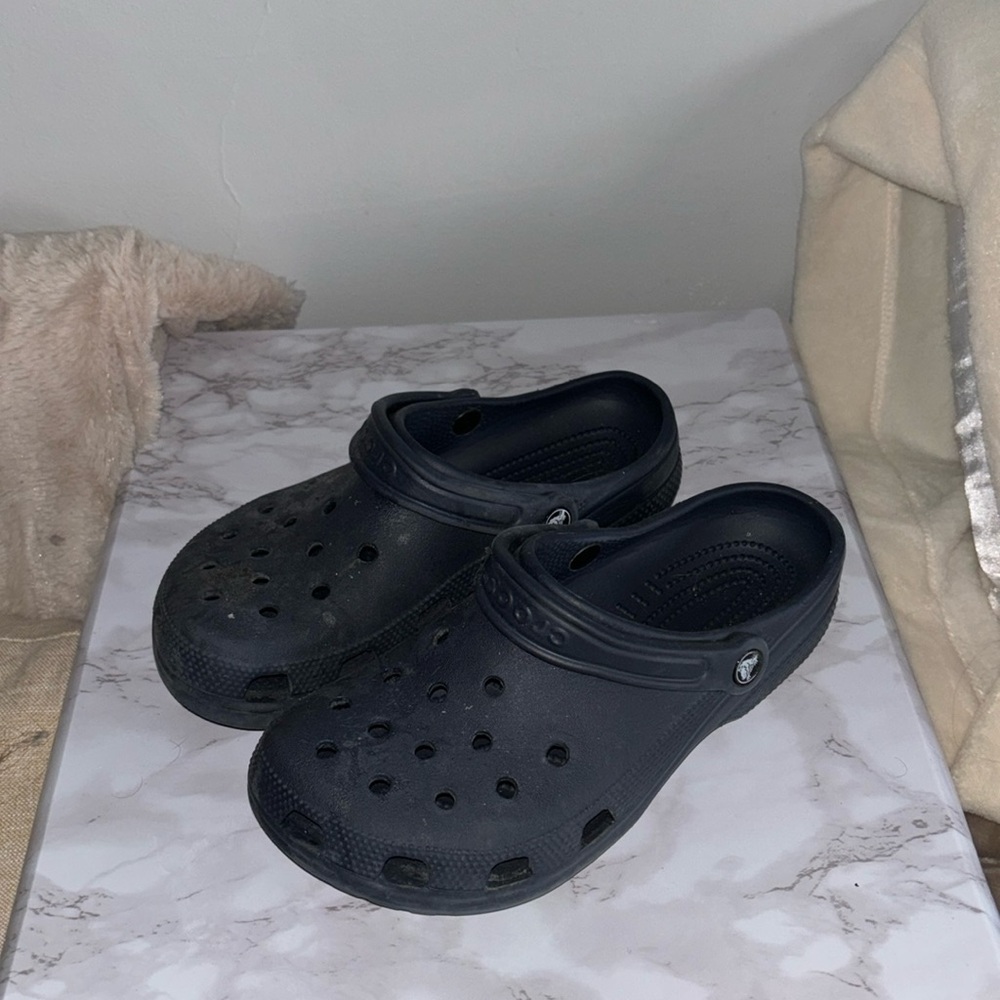 crocs